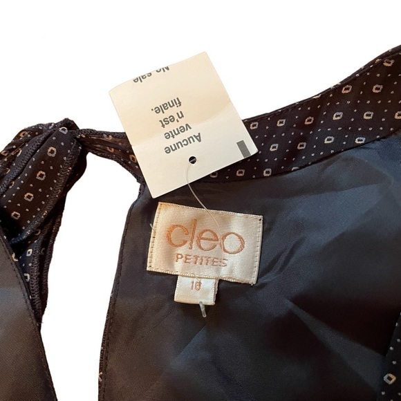 Classic Style Navy ALine PatternDress -V Neck- Size 16P- VClosure back panel NWT - Picture 15 of 15